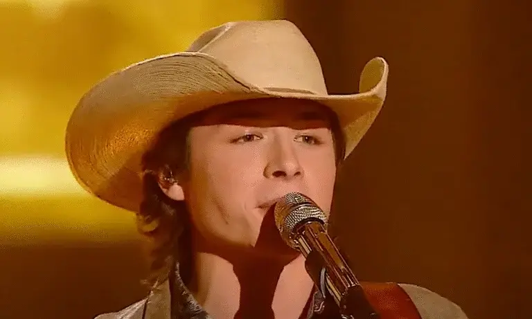 John Foster, an American Idol frontrunner, Delivers a Stunning Bonnie Raitt Rendition and Stuns Miranda Lambert with a Candid Revelation