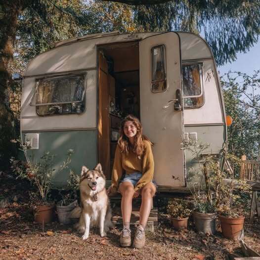 Teen Girl Buys Old Caravan for $200 and Turns It Into a Life-Changing Home