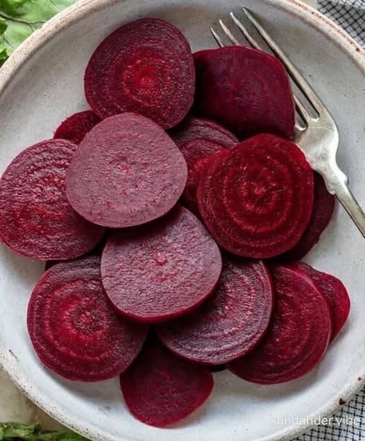 Doctors Reveal What Really Happens To Your Body When You Eat Beets Daily — The Unexpected Health Benefits, Blood Pressure Secrets, and Anti-Inflammatory Effects That Make This Vibrant Root One of Nature’s Most Powerful (And Overlooked) Superfoods
