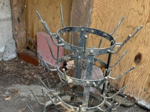 A Forgotten Icon of Home Life: Rediscovering the Vintage Tool that Echoes Resourcefulness and Tradition