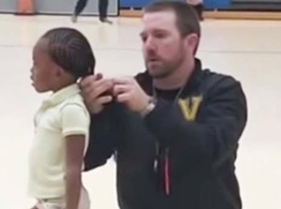 A Simple Gesture That Went Viral: How One Coach’s Kindness Inspired Millions